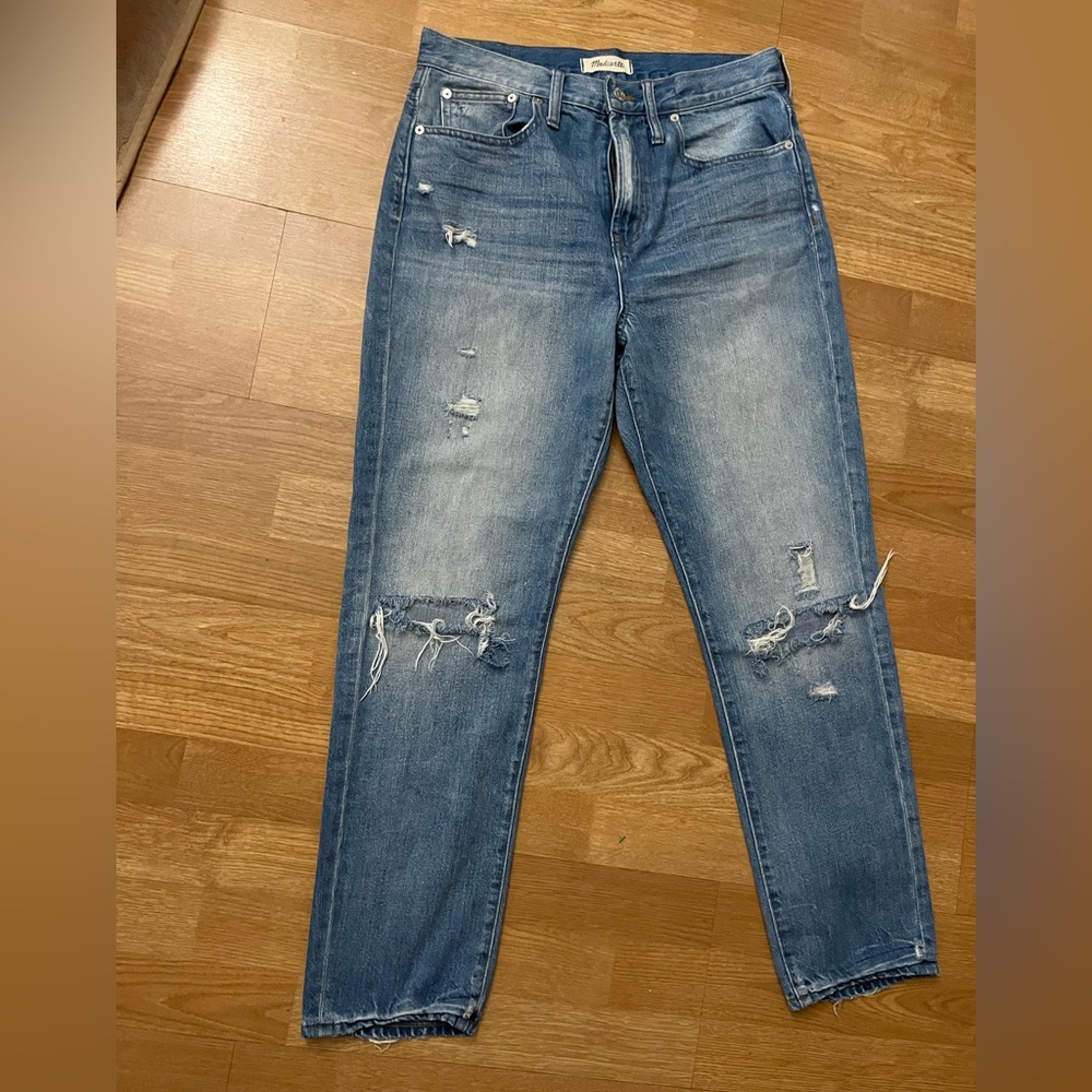 Pre-owner Madewell The Perfect Vintage Jean in Chet Wash: Distressed Edition